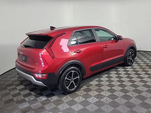 Used 2025 Kia Niro LX FWD image 4