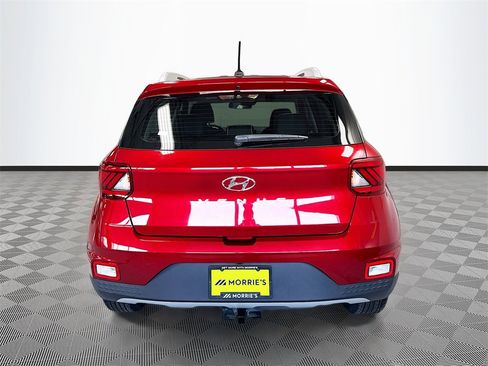 Used 2024 Hyundai Venue Limited image 33