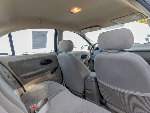 Used 2002 Saturn S-Series SL2 image 18