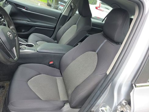 Used 2021 Toyota Camry LE FWD image 11