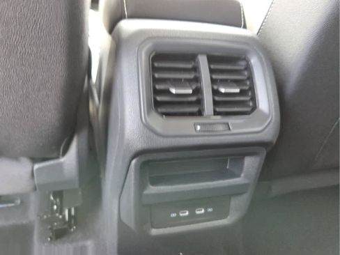 New 2026 Volkswagen Taos SE FWD image 12