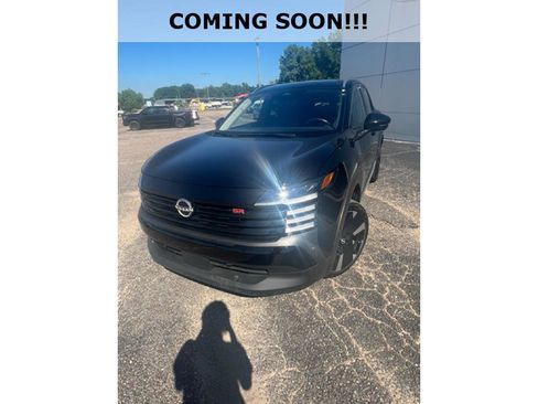 Used 2025 Nissan Kicks SR FWD image 1