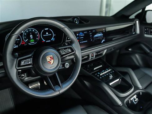 Certified 2026 Porsche Cayenne S image 4