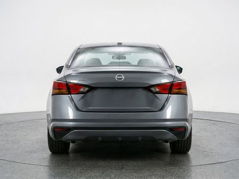 Used 2025 Nissan Altima 2.5 SV FWD image 7