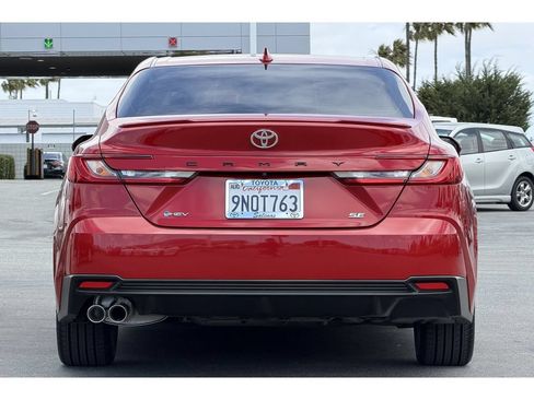 Certified 2025 Toyota Camry SE FWD image 5
