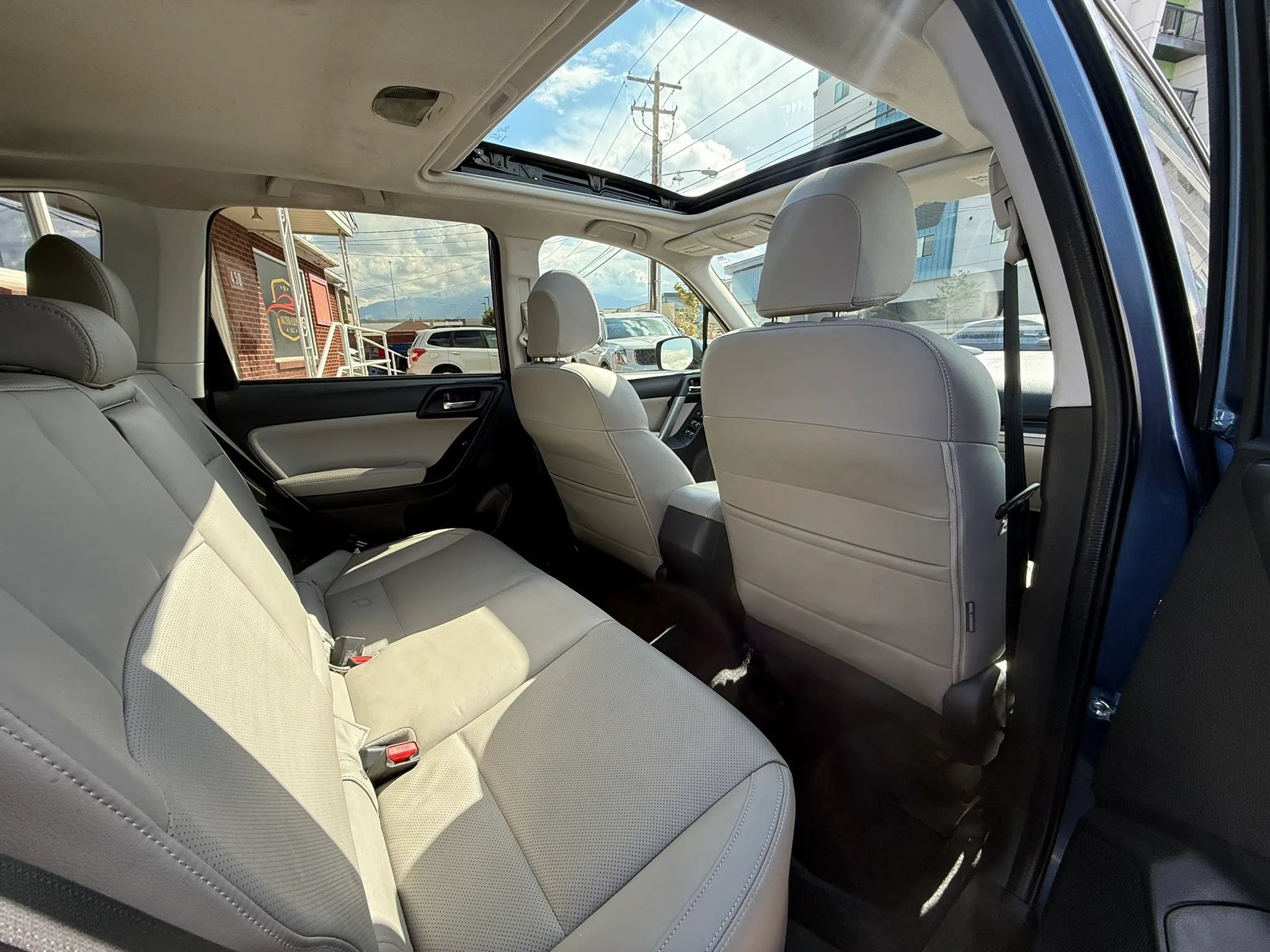 Used 2017 Subaru Forester 2.5i Limited w/ Popular Package #2 AWD/4WD image 14