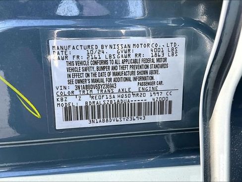 Certified 2025 Nissan Sentra SR w/ SR Premium Package FWD image 18