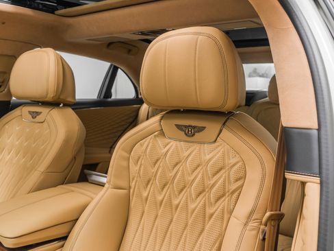 Used 2026 Bentley Flying Spur Plug-In Hybrid image 25