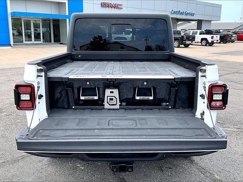 Used 2020 Jeep Gladiator Overland AWD/4WD image 29