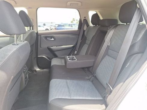 Certified 2021 Nissan Rogue SV FWD image 15