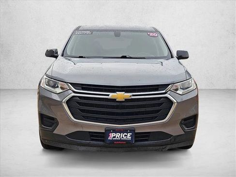 Used 2020 Chevrolet Traverse LS image 2