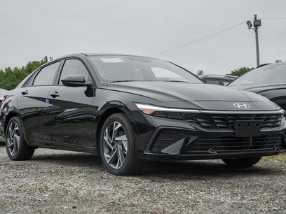 New 2025 Hyundai Elantra SEL