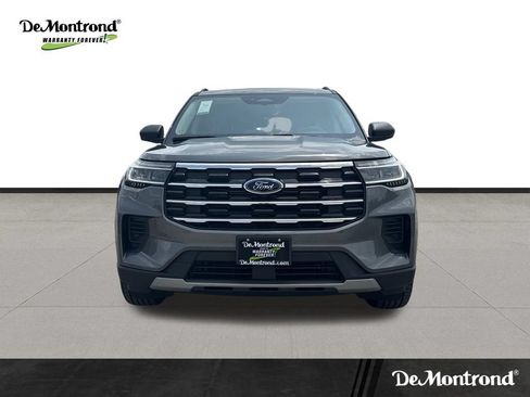 New 2026 Ford Explorer Active RWD image 2