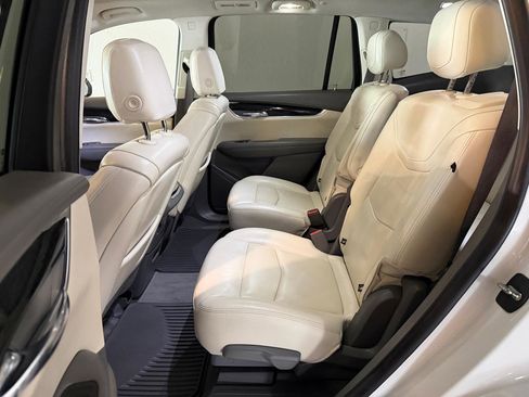 Used 2021 Cadillac XT6 Premium Luxury image 13