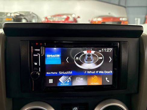 Used 2010 Jeep Wrangler Unlimited Sahara image 74