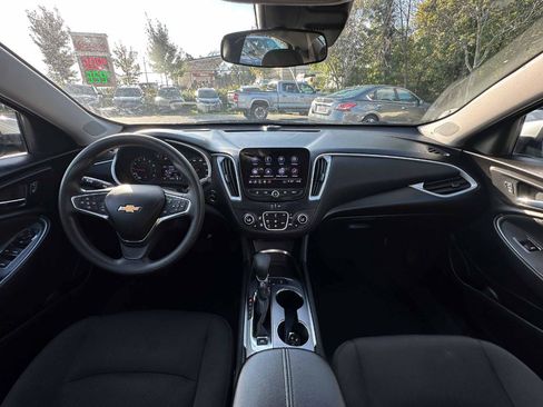 Used 2024 Chevrolet Malibu LT image 12