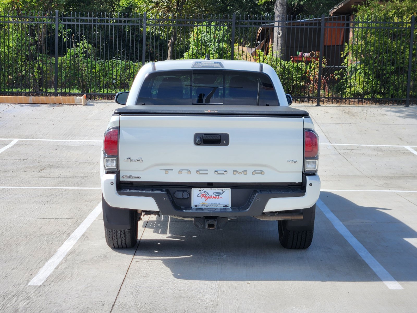 Used 2021 Toyota Tacoma Limited AWD/4WD image 9