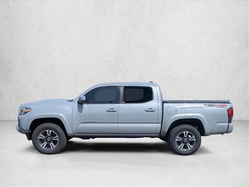 Used 2019 Toyota Tacoma TRD Sport AWD/4WD image 8