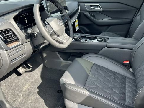 New 2026 Nissan Rogue Platinum w/ Platinum Premium Package AWD/4WD image 12