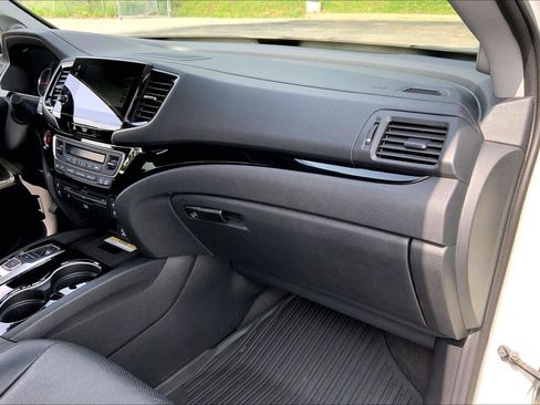 Used 2019 Honda Pilot Elite image 14