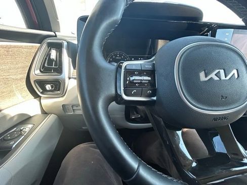 Used 2022 Kia Sorento S image 16