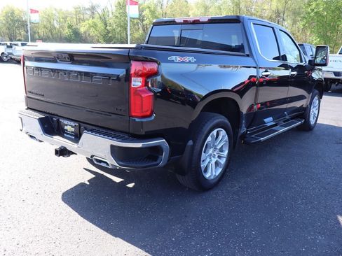 Used 2023 Chevrolet Silverado 1500 LTZ w/ Technology Package AWD/4WD image 32