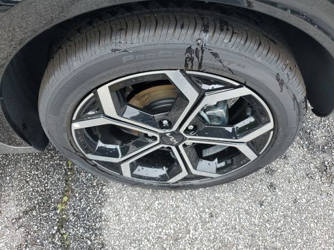 New 2025 Kia Niro SX Touring image 11