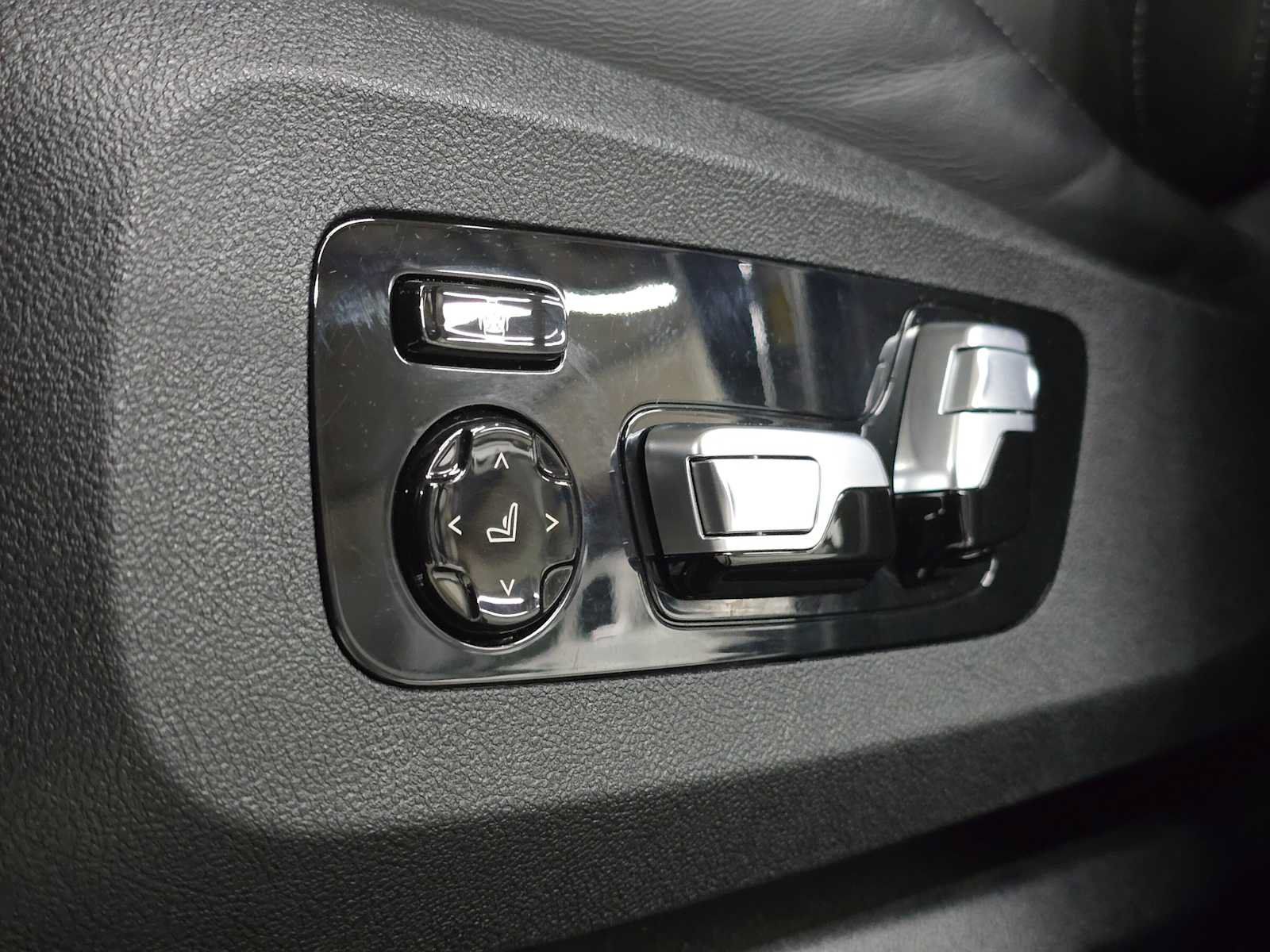 Used 2022 BMW X5 M w/ Competition Package 2 AWD/4WD image 26