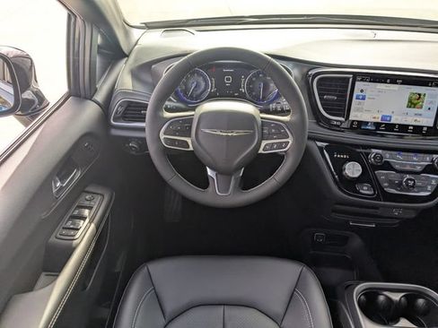 New 2026 Chrysler Pacifica Select FWD image 15