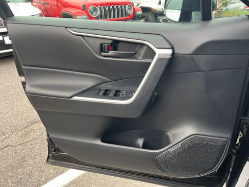 Used 2025 Toyota RAV4 LE image 18