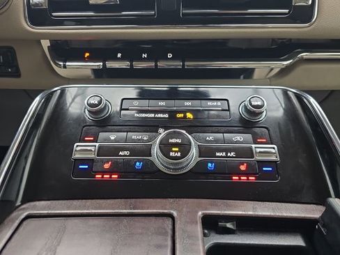 Used 2023 Lincoln Navigator L Reserve image 18