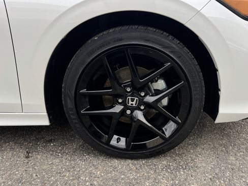 Used 2025 Honda Civic Sport image 9