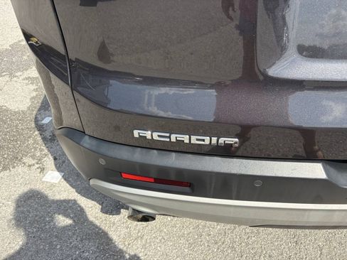 Used 2017 GMC Acadia SLT AWD/4WD image 10
