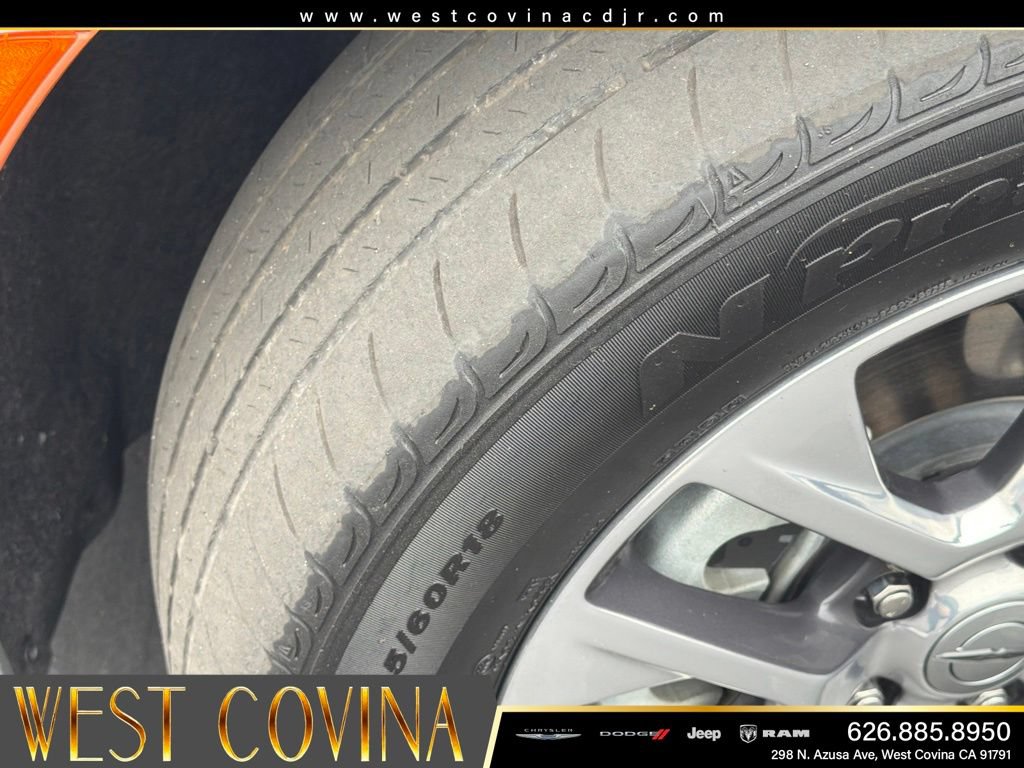 Used 2023 Chrysler Pacifica Pinnacle FWD image 19