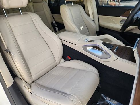 Certified 2022 Mercedes-Benz GLS 450 4MATIC image 21