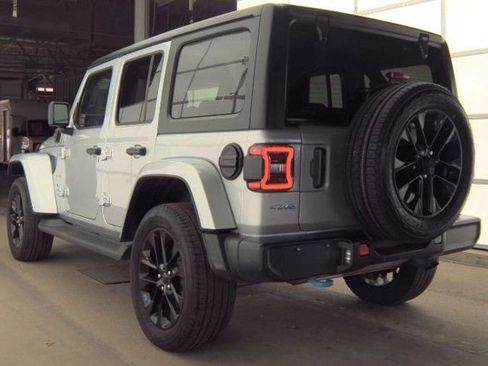 Used 2023 Jeep Wrangler Unlimited Sahara w/ Cold Weather Group AWD/4WD image 6
