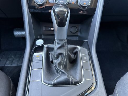 Used 2024 Volkswagen Taos SE w/ Panoramic Sunroof Package image 26