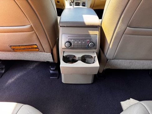 Used 2013 Toyota Highlander SE AWD/4WD image 25