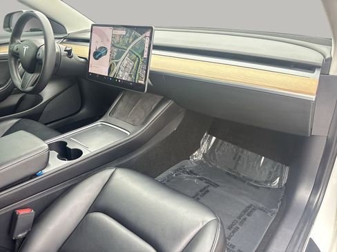 Used 2021 Tesla Model 3 Standard Range Plus image 12