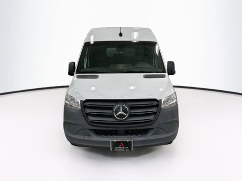 Used 2024 Mercedes-Benz eSprinter 170 Cargo image 2