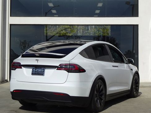 Used 2023 Tesla Model X image 9