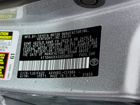 Used 2025 Toyota Camry LE w/ Convenience Package image 40