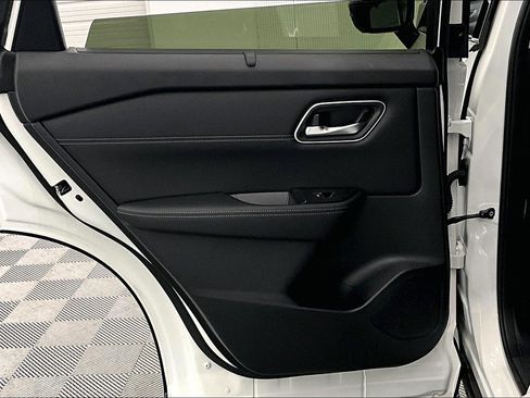 New 2025 Nissan Rogue Platinum w/ Tech Package image 64