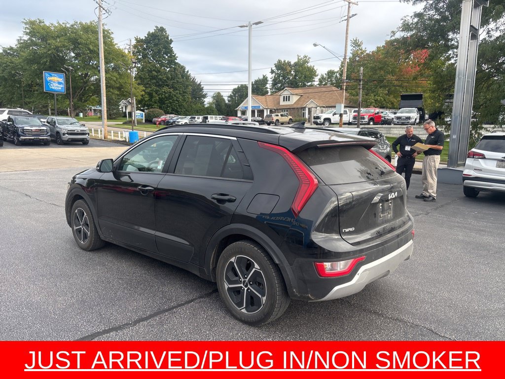 Used 2023 Kia Niro EX w/ EX Cold Weather Package FWD image 5