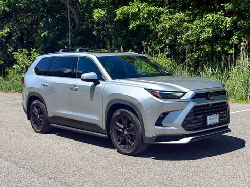 Used 2024 Toyota Grand Highlander AWD Hybrid image 1