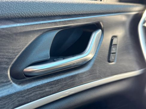 Used 2023 Jeep Grand Cherokee 30th Anniversary image 25