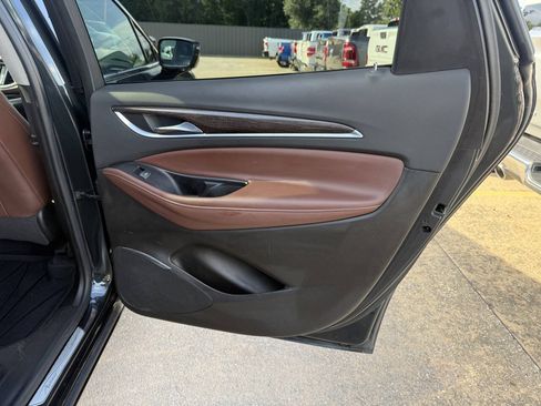 Used 2018 Buick Enclave Avenir w/ Avenir Technology Package AWD/4WD image 18