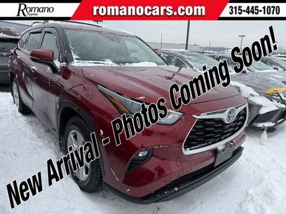 Used 2022 Toyota Highlander LE