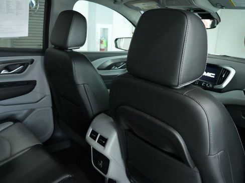 Used 2023 GMC Terrain SLT w/ Tech Package image 19