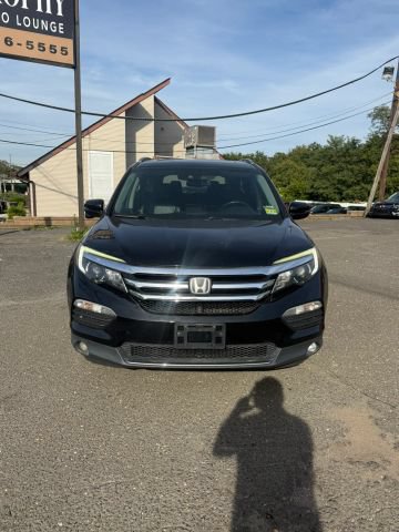 Used 2017 Honda Pilot Touring image 2